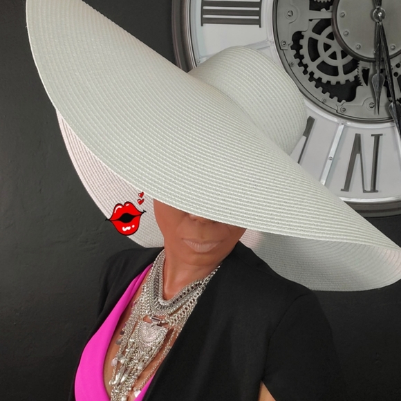 Hat - Picture 3 of 6